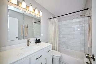 2740 N Pine Grove Ave, Chicago, IL 60614 - Photo 21