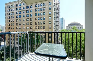 2740 N Pine Grove Ave, Chicago, IL 60614 - Photo 13