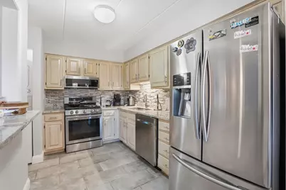 6443 Clarendon Hills Road #402, Willowbrook, IL 60527 - Photo 5