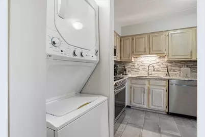 6443 Clarendon Hills Road #402, Willowbrook, IL 60527 - Photo 7