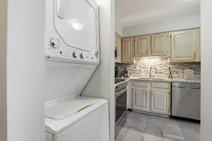 6443 Clarendon Hills Rd, Willowbrook, IL 60527 - Photo 7