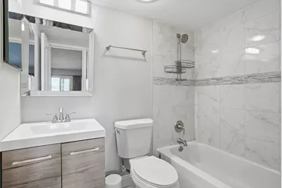 6443 Clarendon Hills Road #402, Willowbrook, IL 60527 - Photo 9