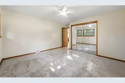 9041 S 84 Court, Hickory Hills, IL 60457 - Photo 17