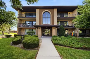 15128 Evergreen Dr, Orland Park, IL 60462 - Photo 1