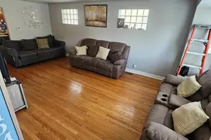 7249 S Sacramento Ave, Chicago, IL 60629 - Photo 3