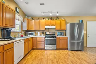 210 W Pacific St, Davis Junction, IL 61020 - Photo 7