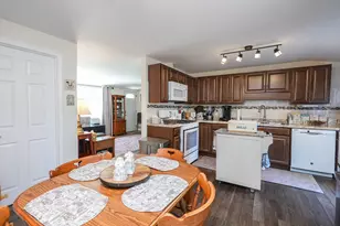147 E 5th St, Manteno, IL 60950 - Photo 15