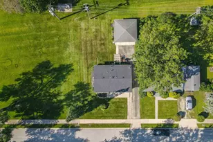 147 E 5th St, Manteno, IL 60950 - Photo 5