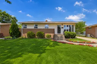 322 E Alden Dr, Addison, IL 60101 - Photo 1