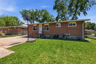 322 E Alden Dr, Addison, IL 60101 - Photo 19