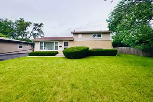 604 N Wilshire Dr, Mount Prospect, IL 60056 - Photo 1