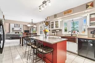 2424 Pepper Tree Ct, Lisle, IL 60532 - Photo 11