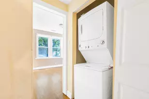 1747 W Pratt Blvd, Chicago, IL 60626 - Photo 5