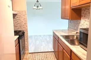 300 S Roselle Rd, Schaumburg, IL 60193 - Photo 5