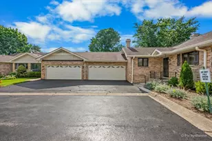 110 Villa Way, Bloomingdale, IL 60108 - Photo 3
