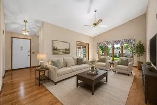 110 Villa Way, Bloomingdale, IL 60108 - Photo 5