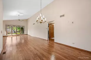 110 Villa Way, Bloomingdale, IL 60108 - Photo 9