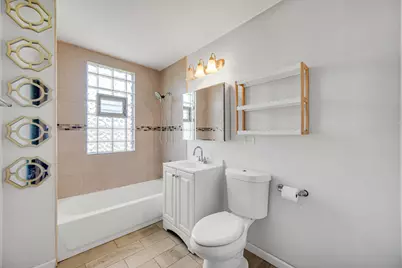 10645 S Prairie Avenue, Chicago, IL 60628 - Photo 13