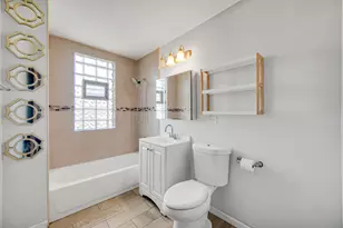 10645 S Prairie Ave, Chicago, IL 60628 - Photo 13