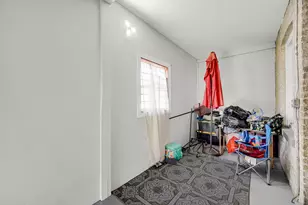10645 S Prairie Ave, Chicago, IL 60628 - Photo 23