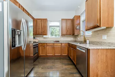 831 W 14th Place, Chicago, IL 60608 - Photo 21