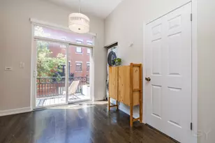 831 W 14th Pl, Chicago, IL 60608 - Photo 23
