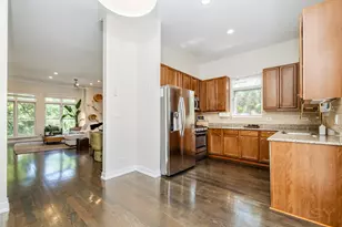 831 W 14th Pl, Chicago, IL 60608 - Photo 19