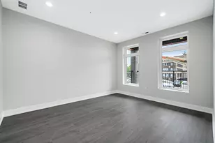 825 E 61st St, Chicago, IL 60637 - Photo 15
