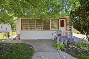 182 N Smith St, Aurora, IL 60505 - Photo 1