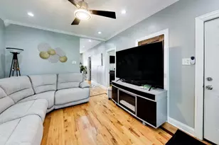 4542 N Long Ave, Chicago, IL 60630 - Photo 5