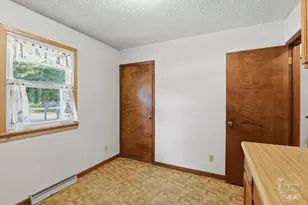 705 E Rosewood St, Watseka, IL 60970 - Photo 21