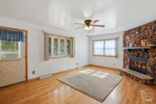 705 E Rosewood St, Watseka, IL 60970 - Photo 3
