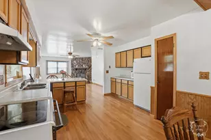 705 E Rosewood St, Watseka, IL 60970 - Photo 9