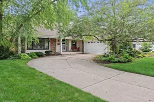 902 N Rohlwing Rd, Palatine, IL 60074 - Photo 1