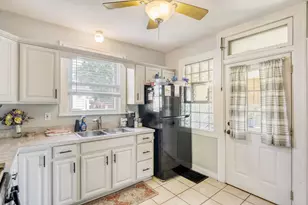 11029 S Troy St, Chicago, IL 60655 - Photo 7