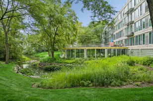 2555 Gross Point Rd, Evanston, IL 60201 - Photo 15
