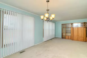 190 Appleby Dr, Glendale Heights, IL 60139 - Photo 9