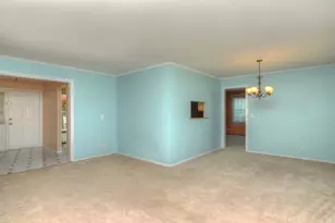 190 Appleby Dr, Glendale Heights, IL 60139 - Photo 5