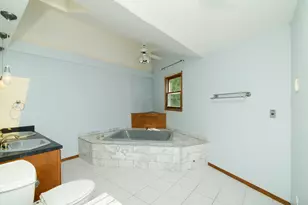 190 Appleby Dr, Glendale Heights, IL 60139 - Photo 25