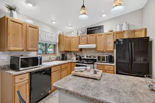 102 N Roma Ct, Toluca, IL 61369 - Photo 17