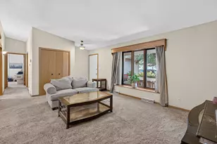 102 N Roma Ct, Toluca, IL 61369 - Photo 5