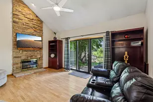 118 Seneca Trail, Bloomingdale, IL 60108 - Photo 3