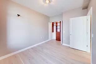 100 E 14th St, Chicago, IL 60605 - Photo 21