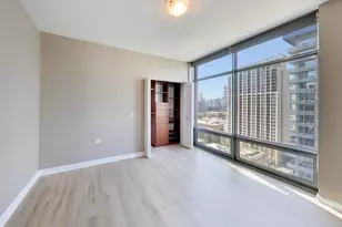100 E 14th St, Chicago, IL 60605 - Photo 23