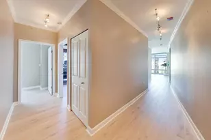 100 E 14th St, Chicago, IL 60605 - Photo 3