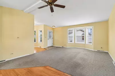 335 Belmont Court, Grayslake, IL 60030 - Photo 3