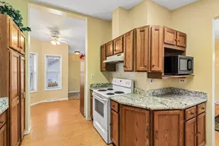 335 Belmont Ct, Grayslake, IL 60030 - Photo 9
