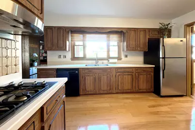 2022 E Woodview Drive, Mount Prospect, IL 60056 - Photo 15