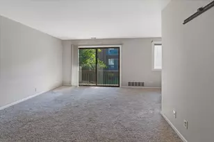 15805 Peggy Ln, Oak Forest, IL 60452 - Photo 3