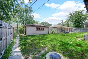 1105 W 123rd St, Calumet Park, IL 60827 - Photo 21